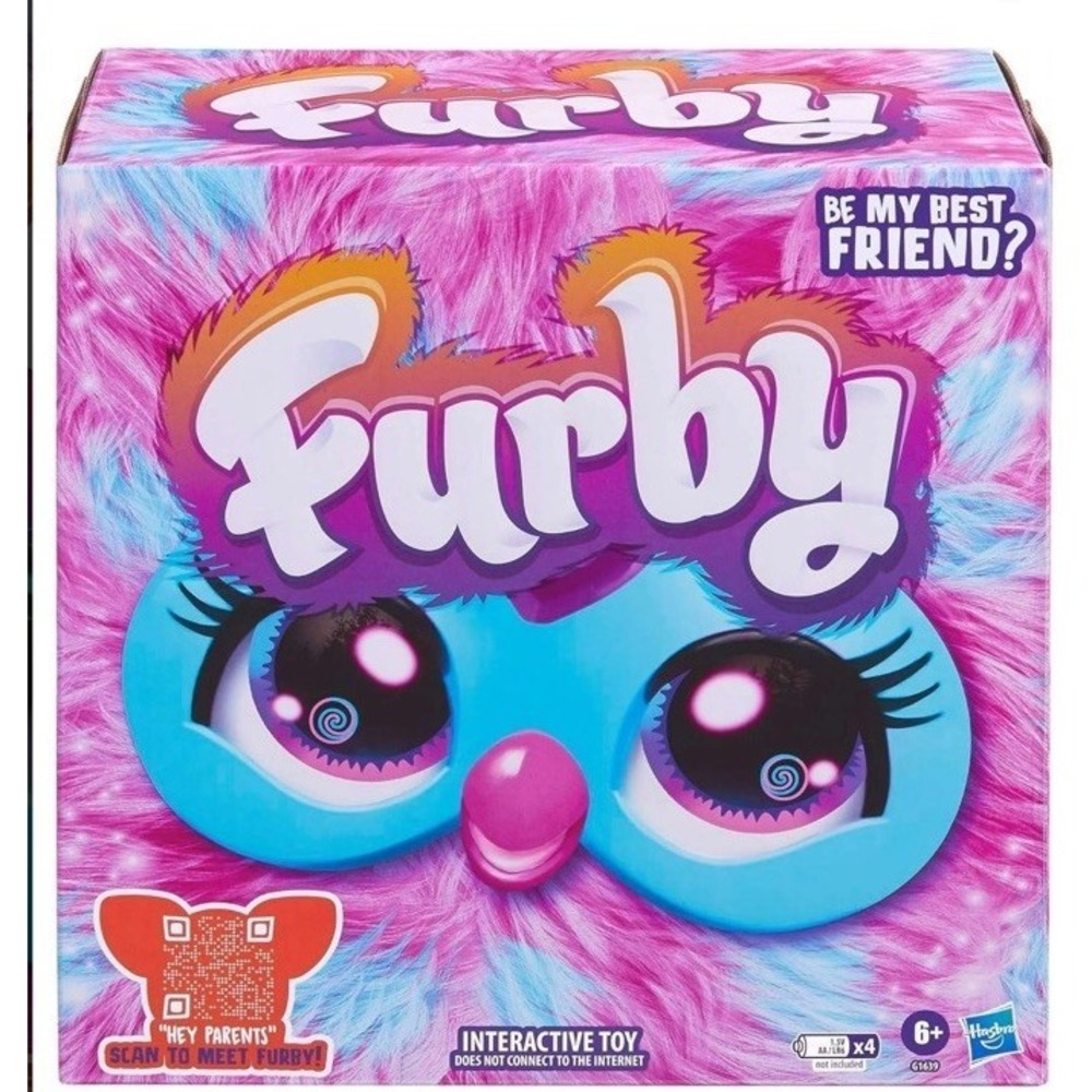 Hasbro Furby‎ Interactive Plush NIB with 15 Accessories  Voice Activated 6y+